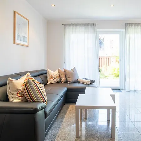 Rosenweg 16 3 דירה *